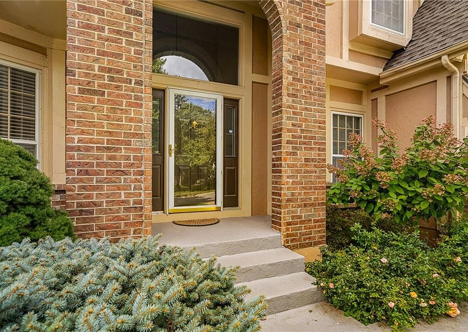 9139 W 131st Pl, Overland Park, KS 66213 | Zillow