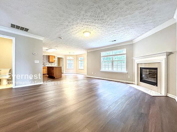 5th image of 520 Kensington Park Dr