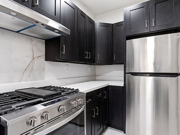 5th image of 1929 9th Ave Unit A