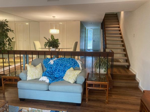 1 Stoney Creek Rd APT 239