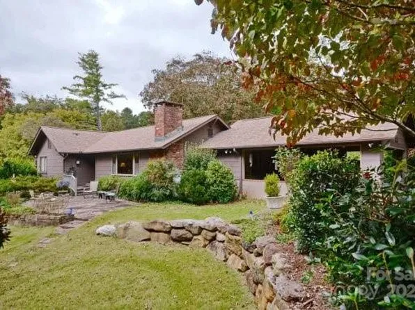 32 Locust Ln, Tryon, NC 28782