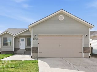 2450 E Jim Bridger Dr, Eagle Mountain, UT 84005