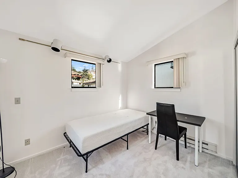 2578 Virginia St #6 — Photo 19