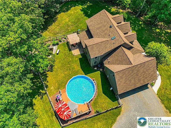 2nd image of 169 Dogwood Ln