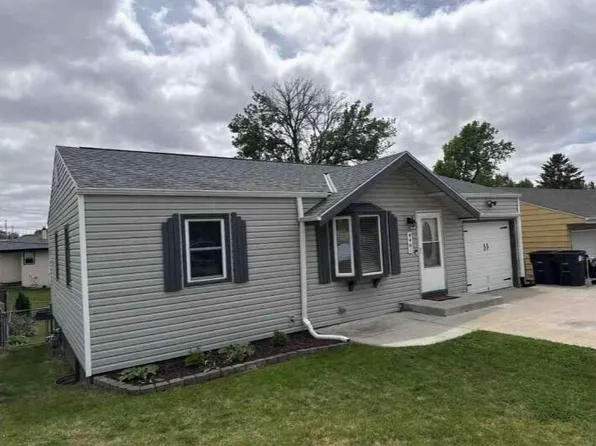 4461 Dayton St, Omaha, NE 68107
