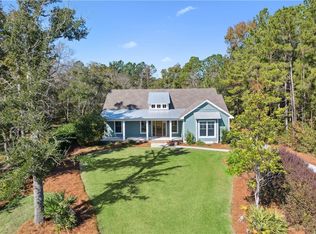 191 Maiden Creek Dr, Waverly, GA 31565