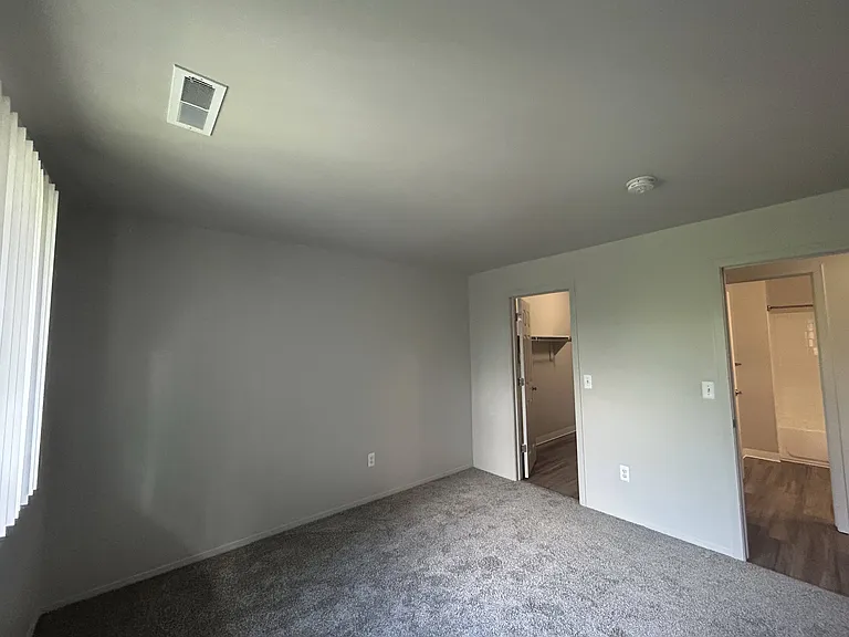 Woodland Villa Apartments — Photo 67