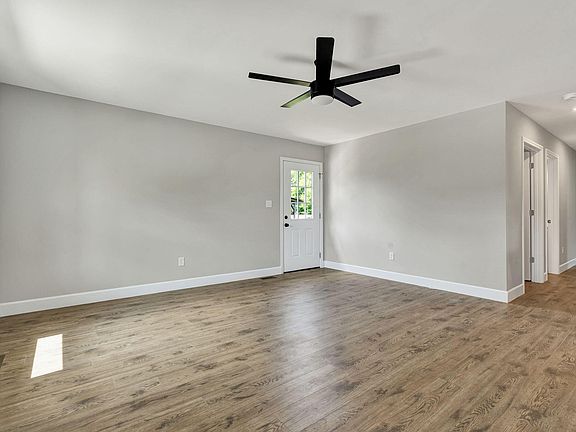 3rd image of 3705 6th Ave