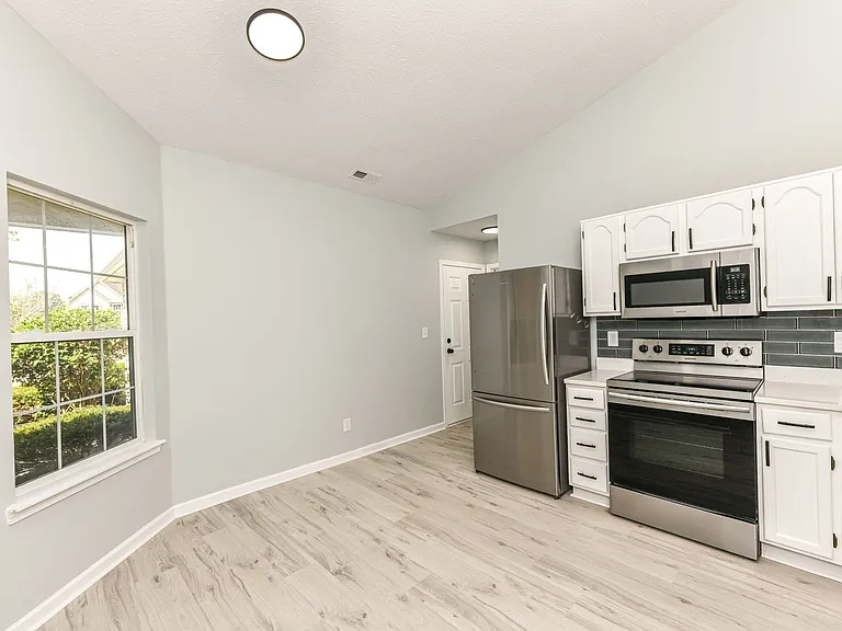 3933 Bergamot Ct — Photo 25