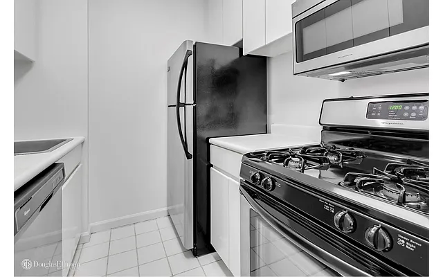 Rented by Douglas Elliman | media 4