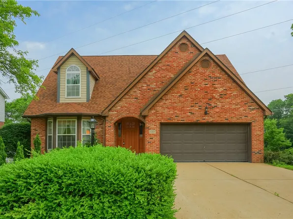 135 Jarod Dr, Coraopolis, PA 15108