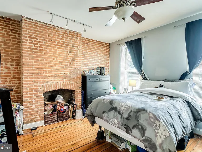 1603 Light St — Photo 9