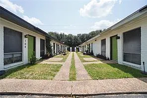 2 bed, 1.0 bath, 2800 sqft, $1,495 — Photo 2