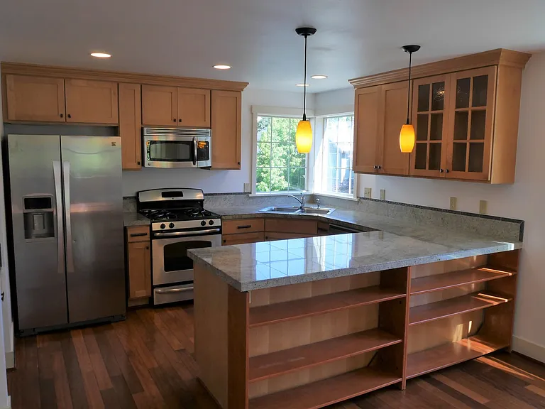 2020 E Terrace St — Photo 4