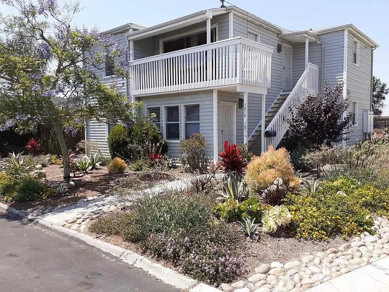 1818 Carmelina Dr — Photo 12