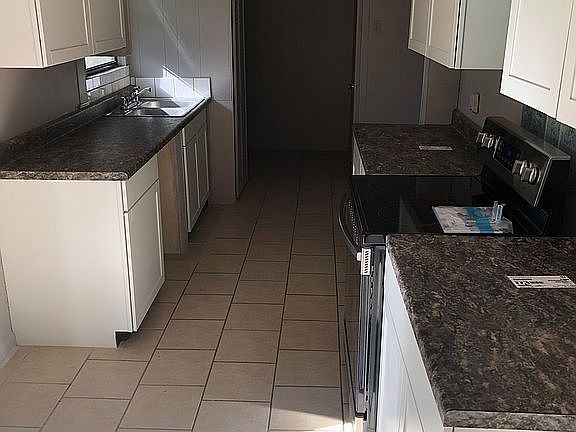 2nd image of 1107 W 52nd St