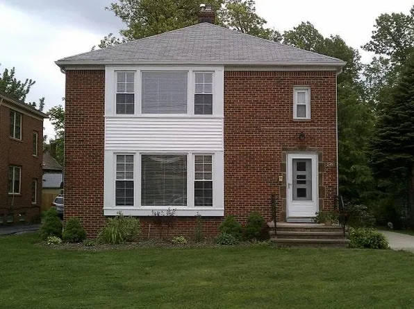 2451 Warrensville Center Rd, Cleveland, OH 44118