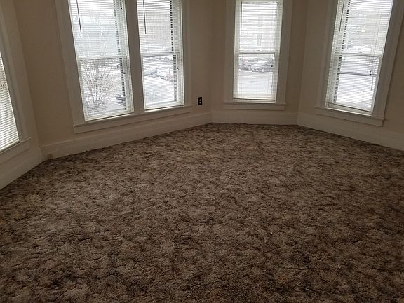 4th image of 410 Ray Ave NW