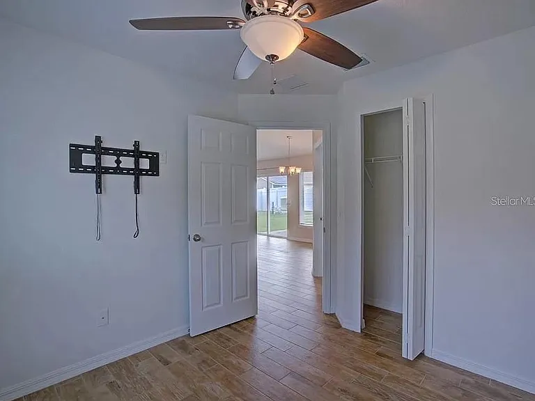 1037 Cass Ave — Photo 18