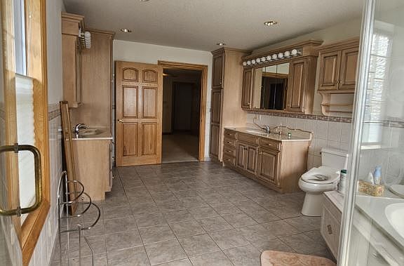 5th image of 2310 County Road 1800e