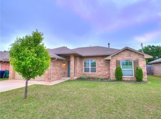 11813 SW 8th St, Yukon, OK 73099