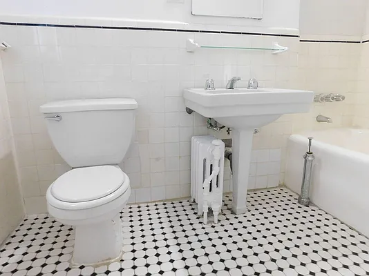 Rented by Meraki Realty LLC | media 7