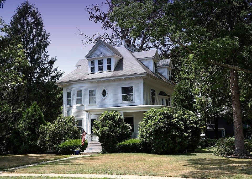 109 S Main St, Middleboro, MA 02346 Zillow