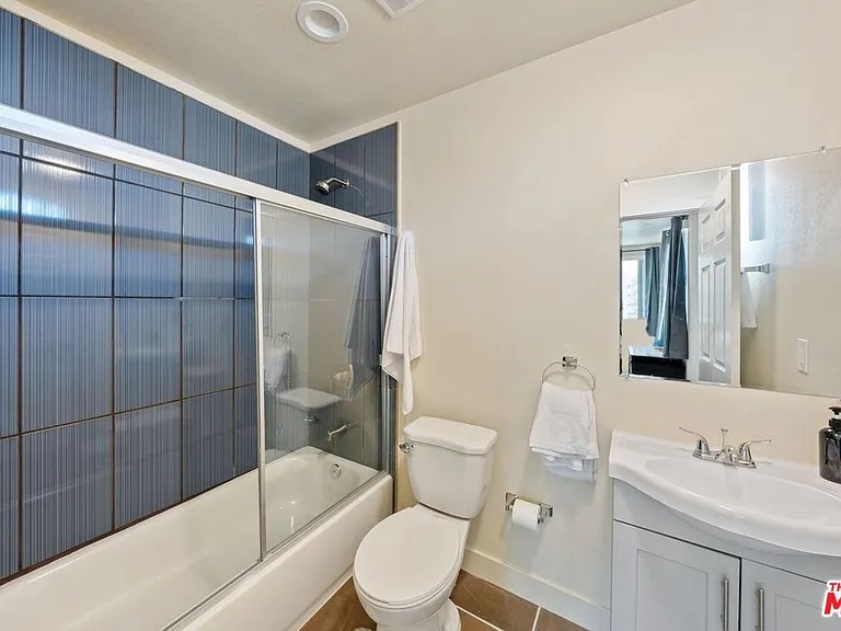 5912 S Flower St — Photo 33