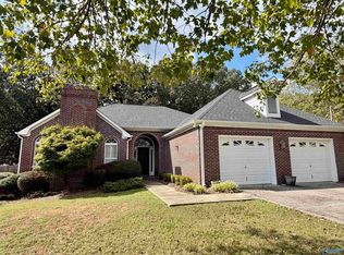 206 Cumberland Ln, Rainbow City, AL 35906
