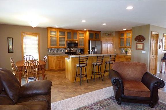 3rd image of 824 Barronwood Dr