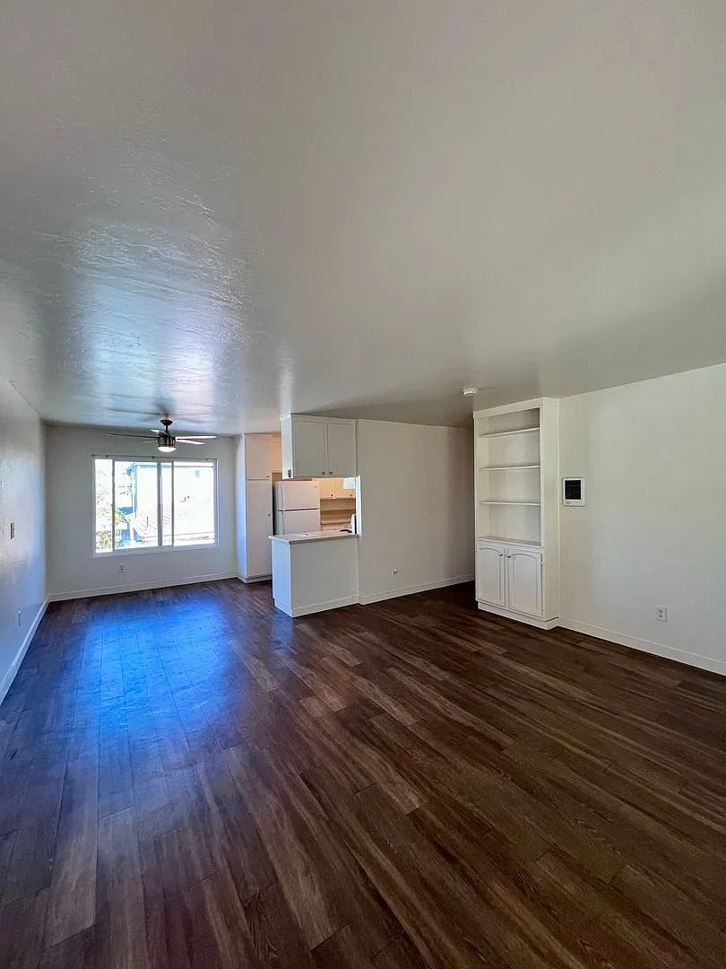 Spacious Upper 2br/2ba- Prime Location Near Kensington! $1000 Off First Full Month! — Photo 2