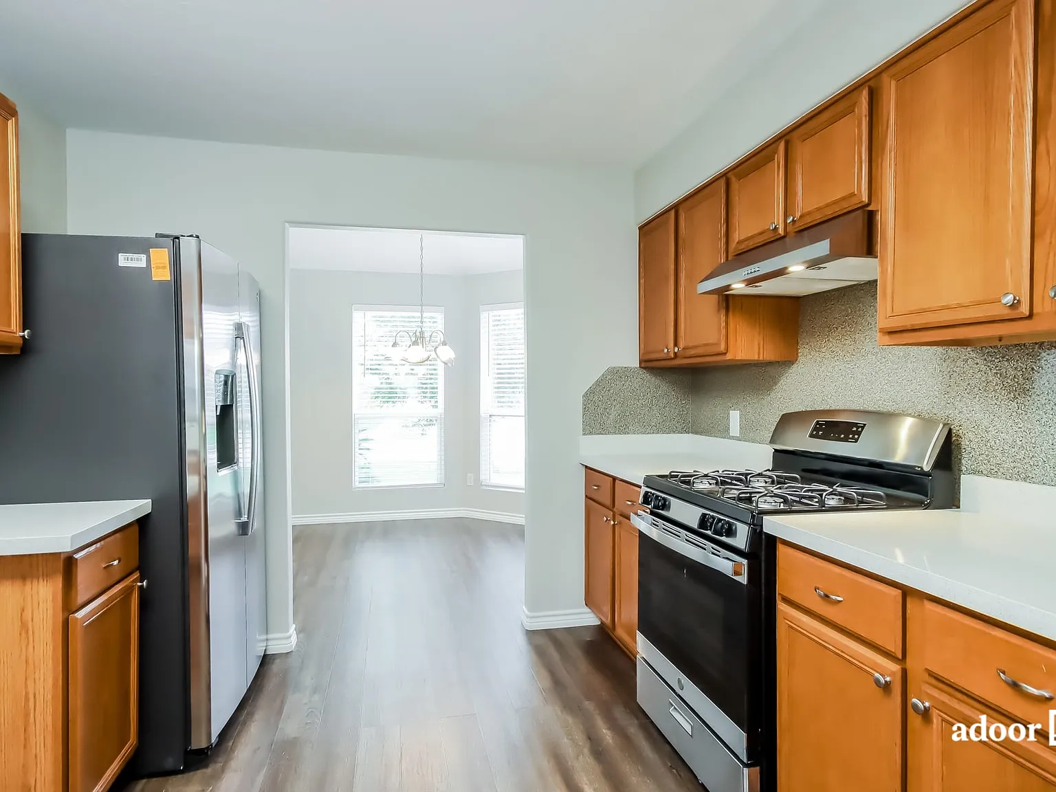 4 bed, 2.5 bath, 2292 sqft, $1,995 — Photo 3