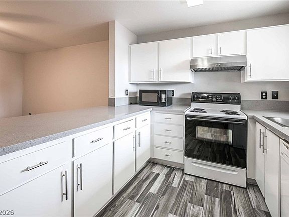 3rd image of 5326 Swenson St #61
