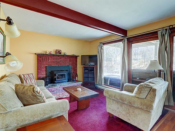 4th image of 9 Meadowbrook Dr