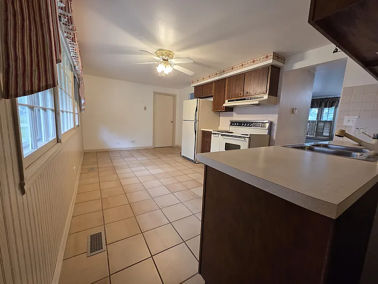 516 Bahama Ln — Photo 5