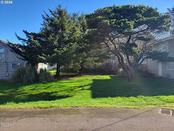 3rd image of 1630 NW 32nd St