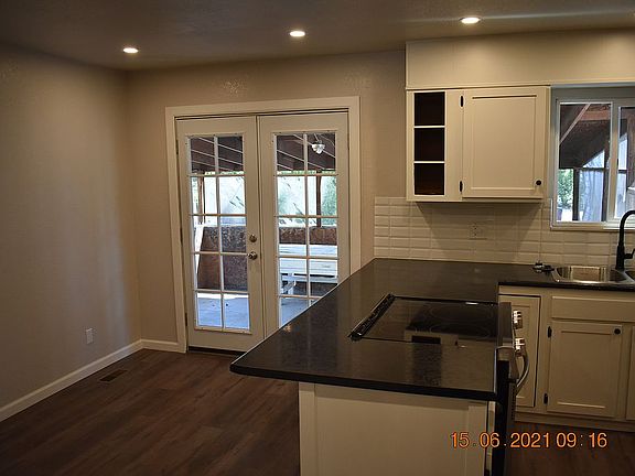 4th image of 518 E Evans Ave