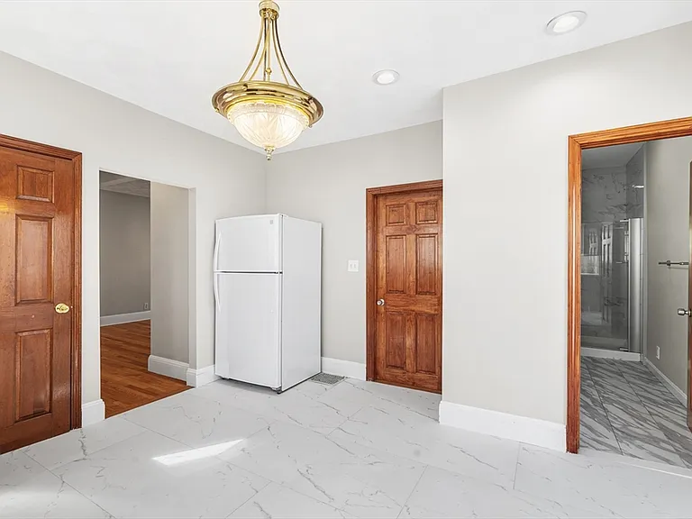 1 Oak Grove Ct #1 — Photo 10