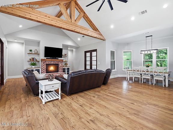 5th image of 16724 Spring Lake Dr W