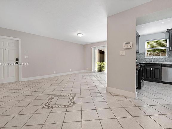 3rd image of 11232 SW 12th St APT 103