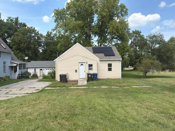 1300 E Lacona Ave, Des Moines, IA 50315