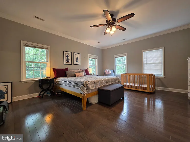 1138 S Harrison St — Photo 14