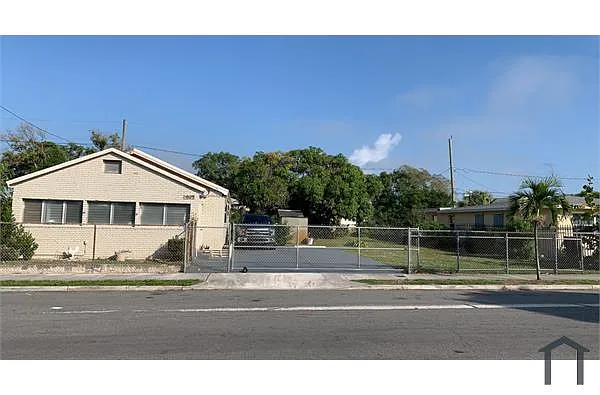 Building Photo - 1029 Adams St #1