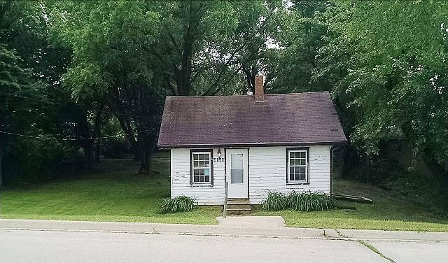 1st image of 3120 School St