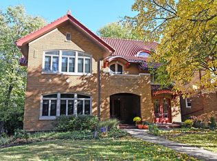 4 Burton Woods Ln, Cincinnati, OH