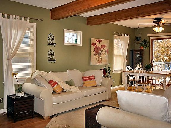 Large Living Room-Light, bright 