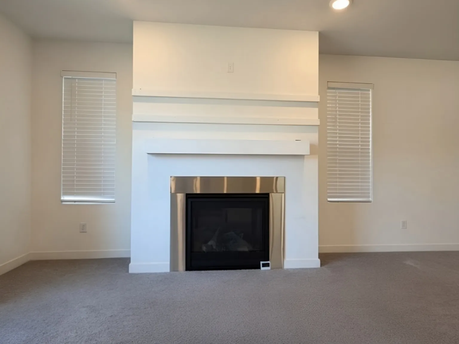 3 bed, 2.5 bath, 2109 sqft, $3,100 — Photo 3