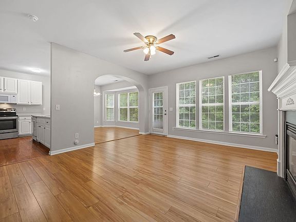 5th image of 409 Burrell Rd