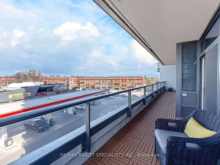 1 Hurontario St #306 — Photo 44
