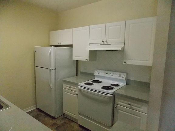 4th image of 18001 Richmond Place Dr APT 233